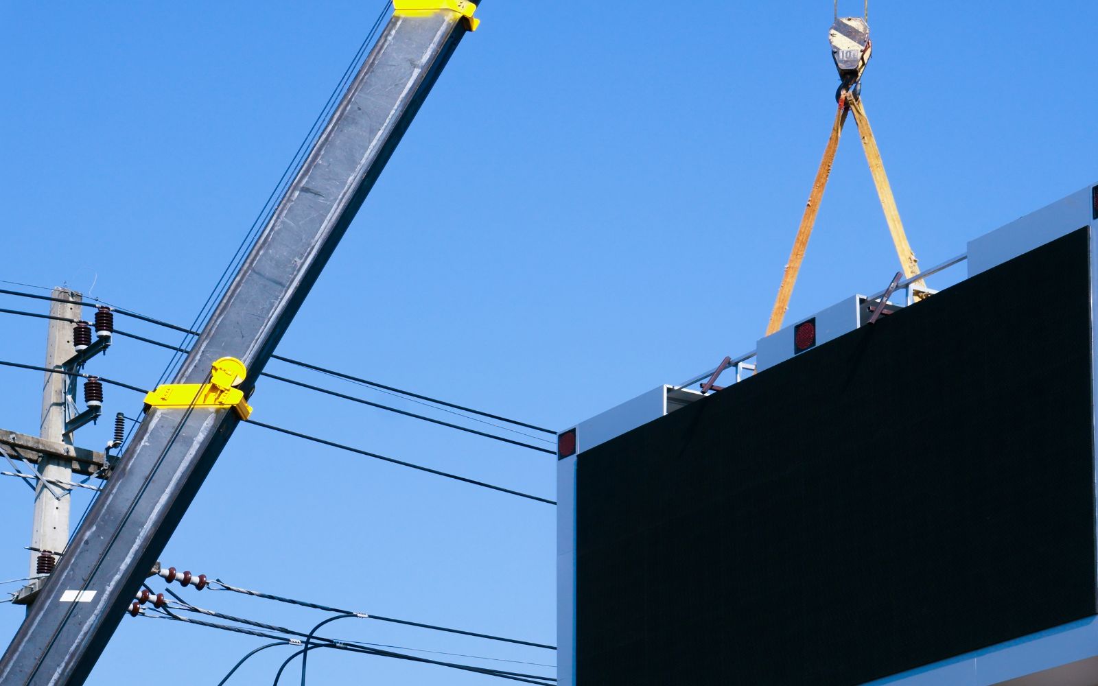 Czy tablica reklamowa to obiekt budowlany?